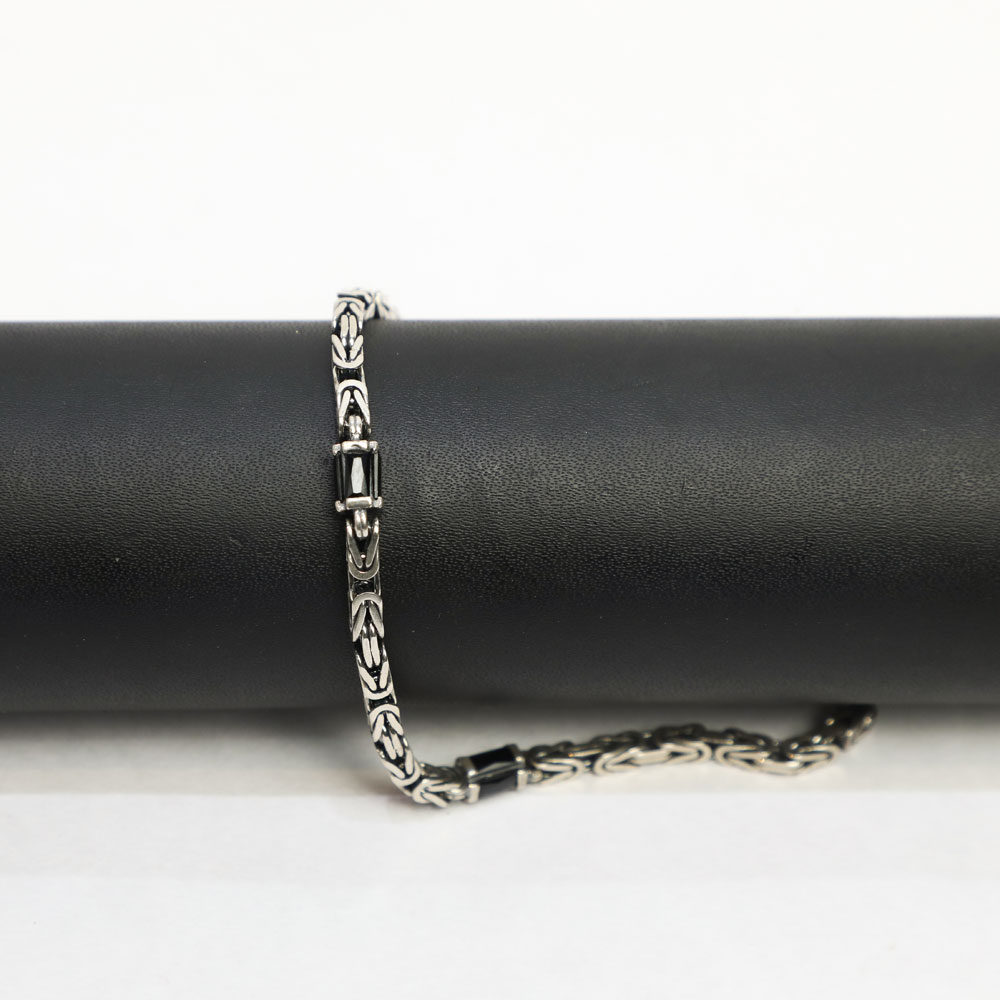 3M9A0603 Interlocking Byzantine Black Onyx Gents Bracelet in 925 Sterling Silver - Image 1